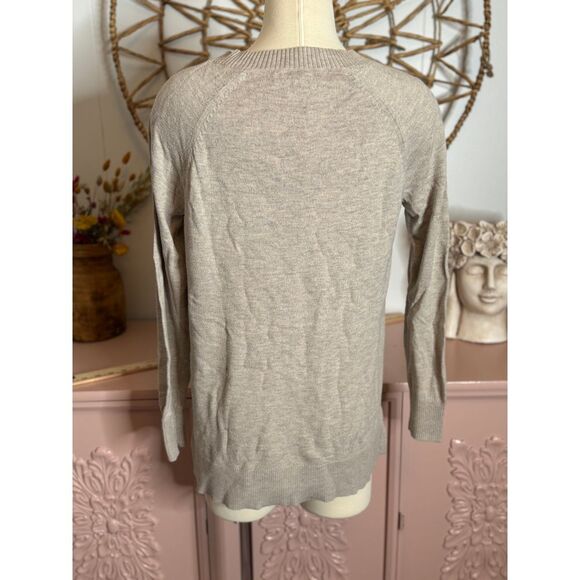 Women's lightweight tan Banana Republic sweater size small - Picture 2 of 5